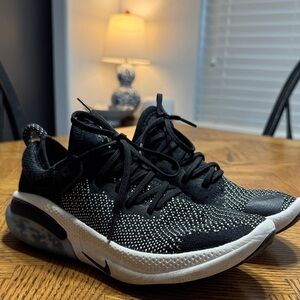 Nike Black and White Knit Women's Sneakers